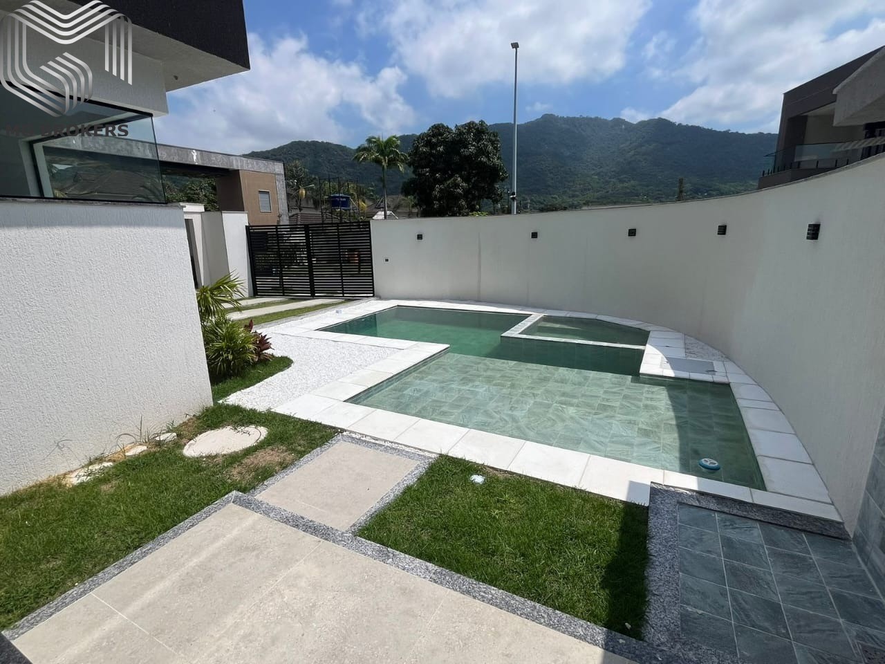 Conheça Foto 05 do imóvel - Casa em Condomínio à venda Rua Desembargador Wellington Jones Paiva, Vargem Pequena, Rio de Janeiro - R$ 1.790.000 - MGB0469 - 5 Foto 05 - 5