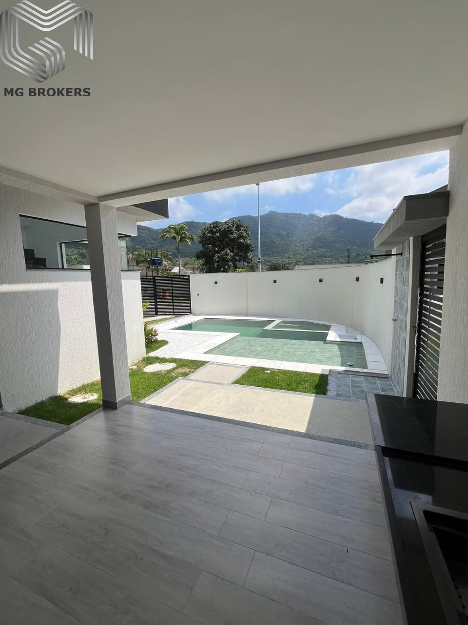 Conheça Foto 06 do imóvel - Casa em Condomínio à venda Rua Desembargador Wellington Jones Paiva, Vargem Pequena, Rio de Janeiro - R$ 1.790.000 - MGB0469 - 6 Foto 06 - 6