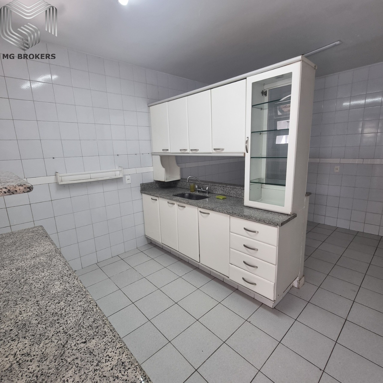 Conheça Copa-Cozinha do imóvel - Casa em Condomínio à venda Rua Professora Isabel Monerat, Recreio dos Bandeirantes, Rio de Janeiro - R$ 1.900.000 - MGB0470 - 11 Copa-Cozinha - 11