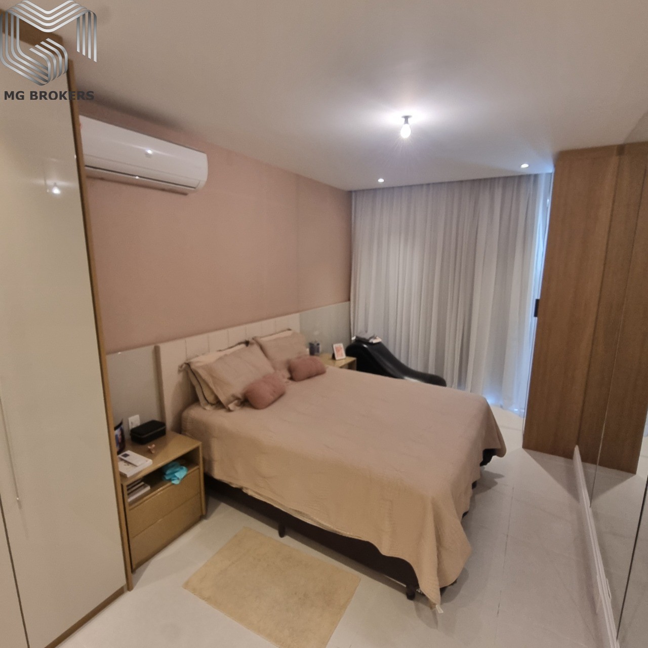 Conheça Suite Master do imóvel - Casa em Condomínio à venda Rua Armando Santos, Recreio dos Bandeirantes, Rio de Janeiro - R$ 2.900.000 - MGB0472 - 16 Suite Master - 16