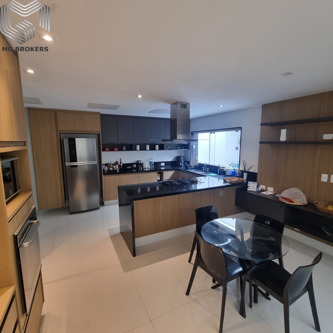 Conheça Cozinha/Copa do imóvel - Casa em Condomínio à venda Rua Armando Santos, Recreio dos Bandeirantes, Rio de Janeiro - R$ 2.900.000 - MGB0472 - 38 Cozinha/Copa - 38