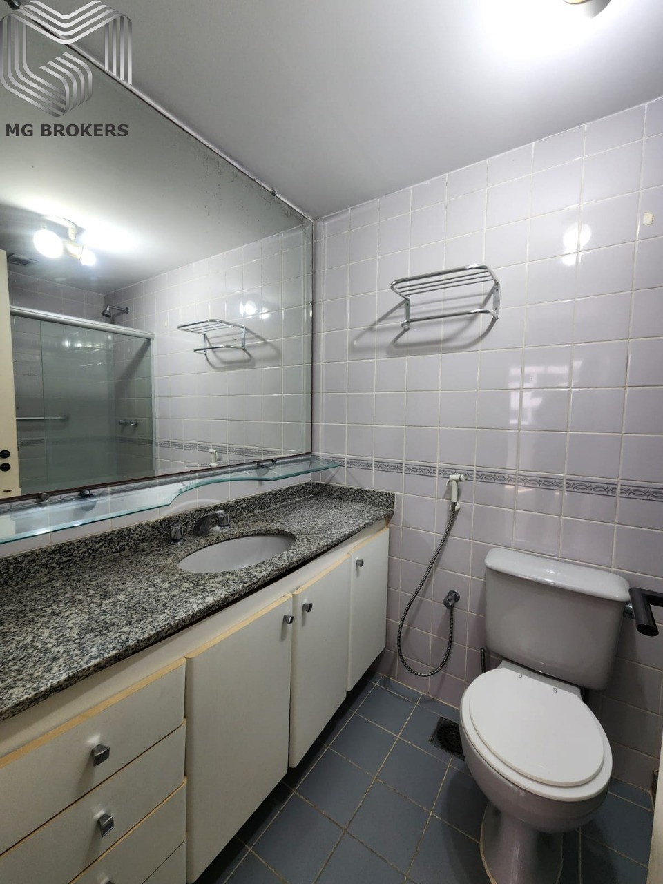 Conheça Foto 01 do imóvel - Apartamento à venda Rua Marlo da Costa e Souza, Barra da Tijuca, Rio de Janeiro - R$ 585.000 - MGB0483 - 12 Foto 01 - 12