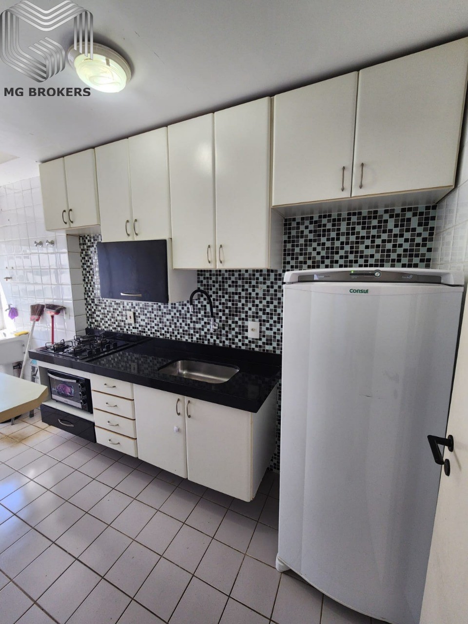 Conheça Foto 01 do imóvel - Apartamento à venda Rua Marlo da Costa e Souza, Barra da Tijuca, Rio de Janeiro - R$ 585.000 - MGB0483 - 6 Foto 01 - 6