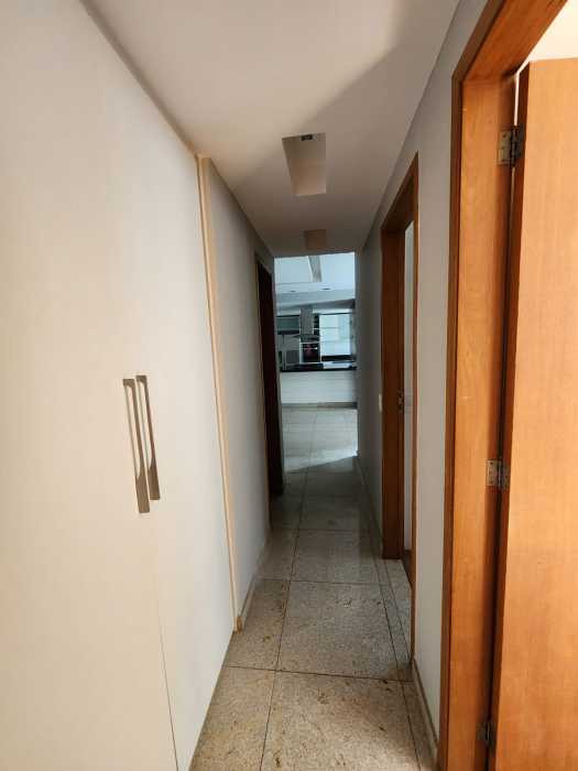 Conheça corredor. do imóvel - Apartamento à venda Avenida Flamboyants da Península, Barra da Tijuca, Rio de Janeiro - R$ 1.680.000 - MGAP30002 - 2 corredor. - 2