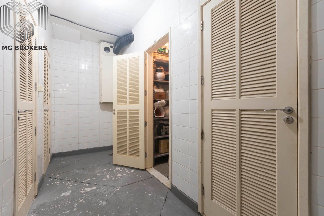 Conheça Box do imóvel - Cobertura à venda Rua Brasília, Barra da Tijuca, Rio de Janeiro - R$ 3.700.000 - MGB0322 - 31 Box - 31
