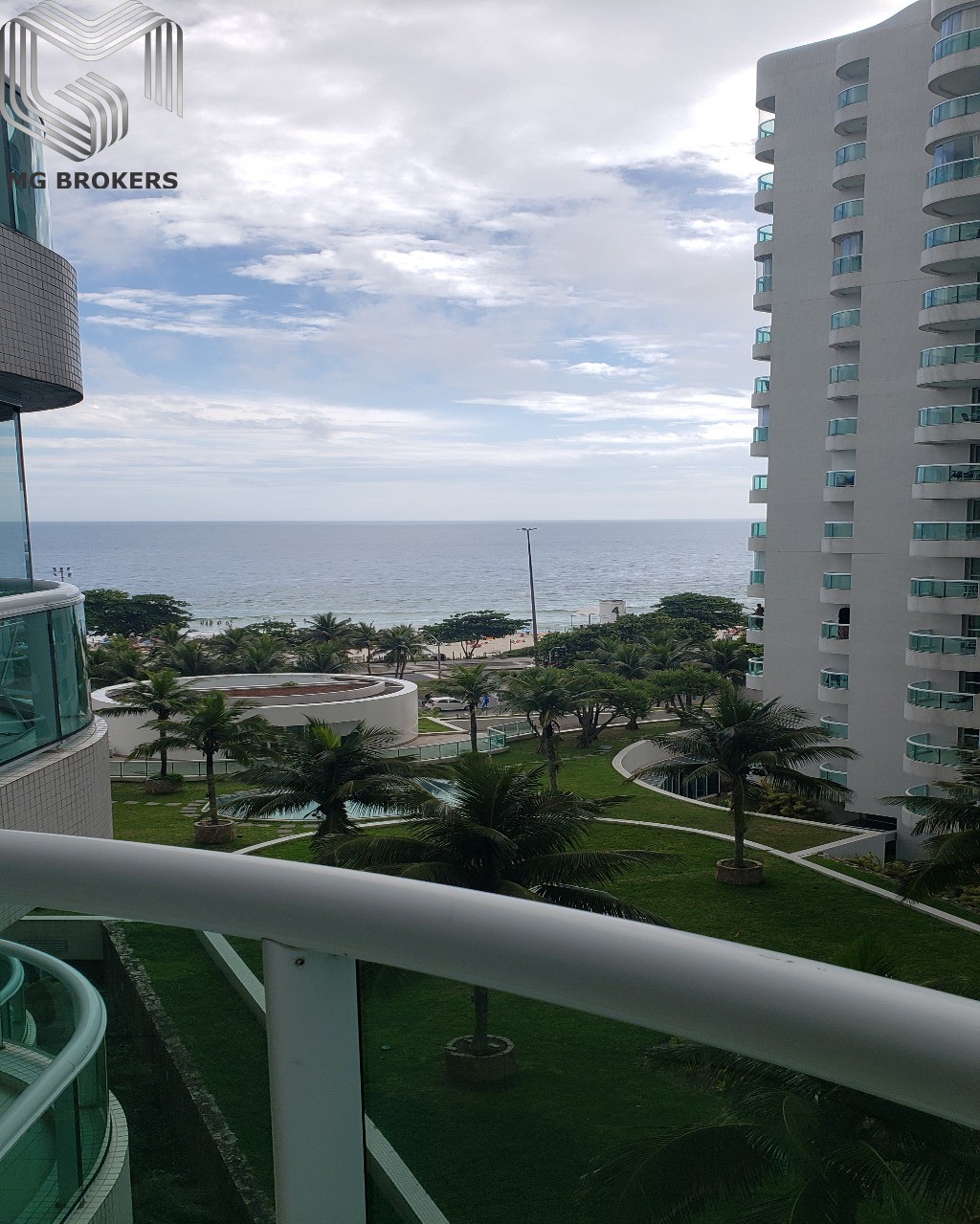 Conheça Foto 01 do imóvel - Flat à venda Avenida Lúcio Costa, Barra da Tijuca, Rio de Janeiro - R$ 670.000 - MGB0325 - 1 Foto 01 - 1
