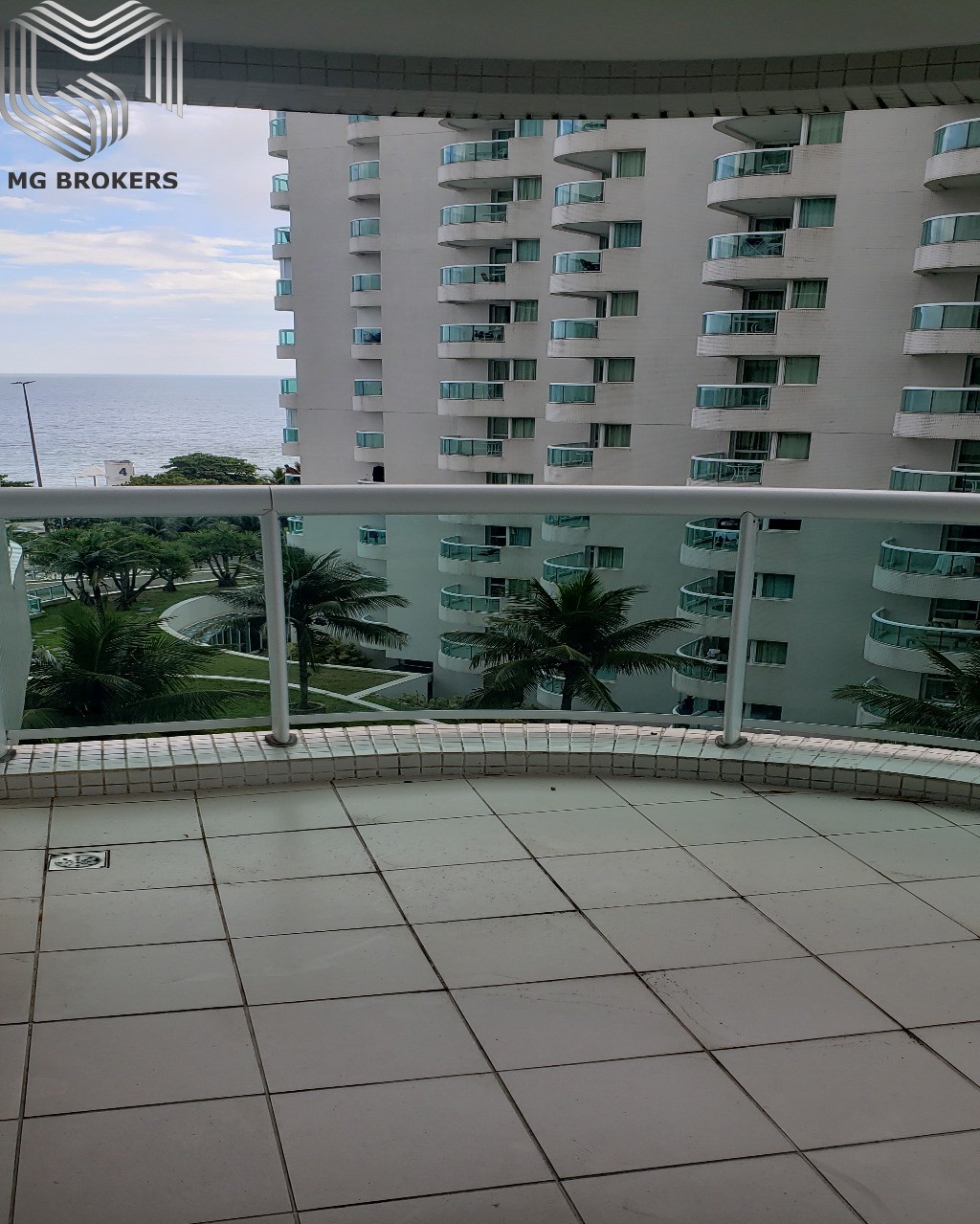 Conheça Foto 02 do imóvel - Flat à venda Avenida Lúcio Costa, Barra da Tijuca, Rio de Janeiro - R$ 670.000 - MGB0325 - 2 Foto 02 - 2