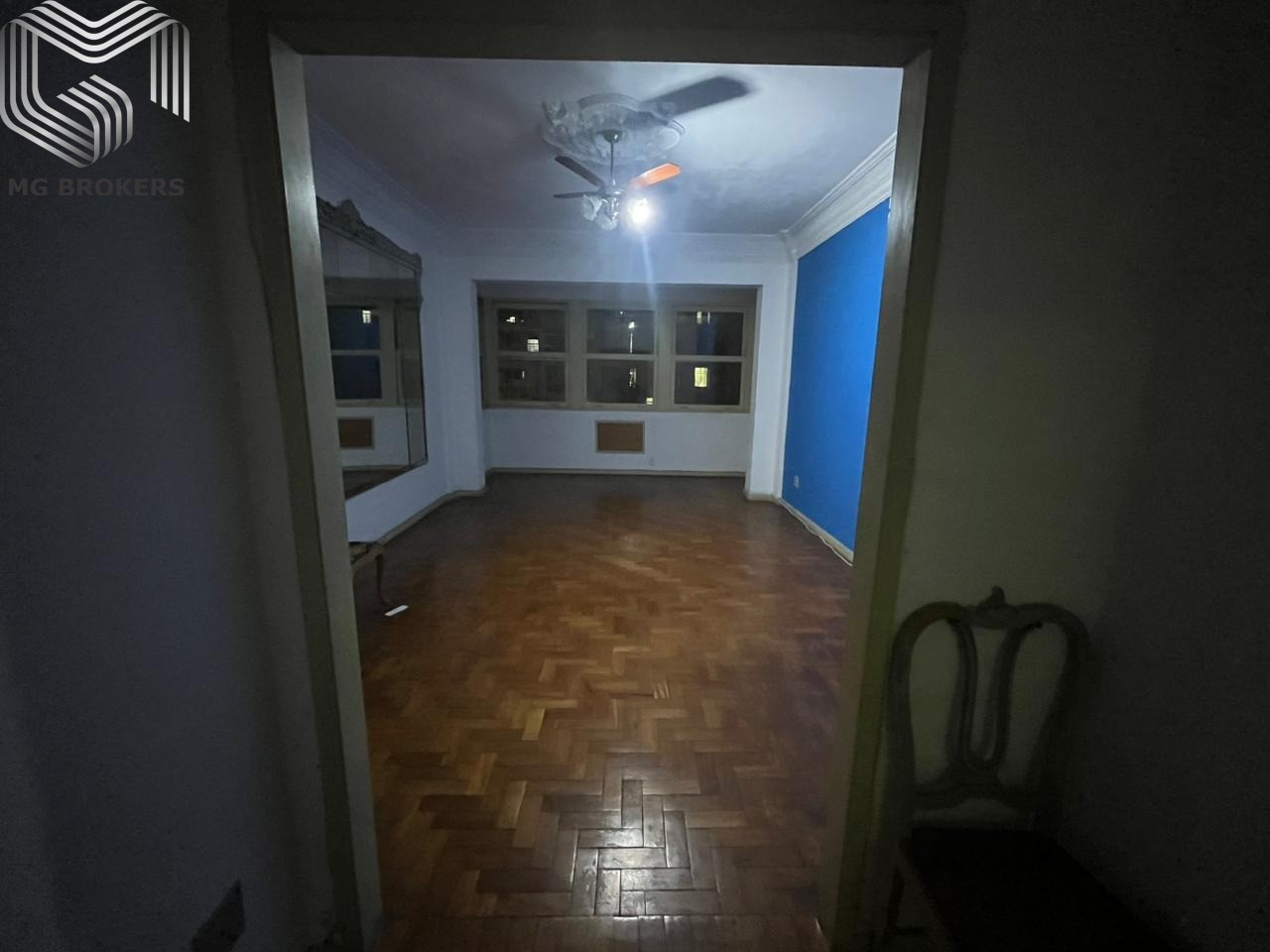Conheça Foto 02 do imóvel - Apartamento à venda Praça Almirante Jaceguai, Centro, Rio de Janeiro - R$ 580.000 - MGB0353 - 2 Foto 02 - 2