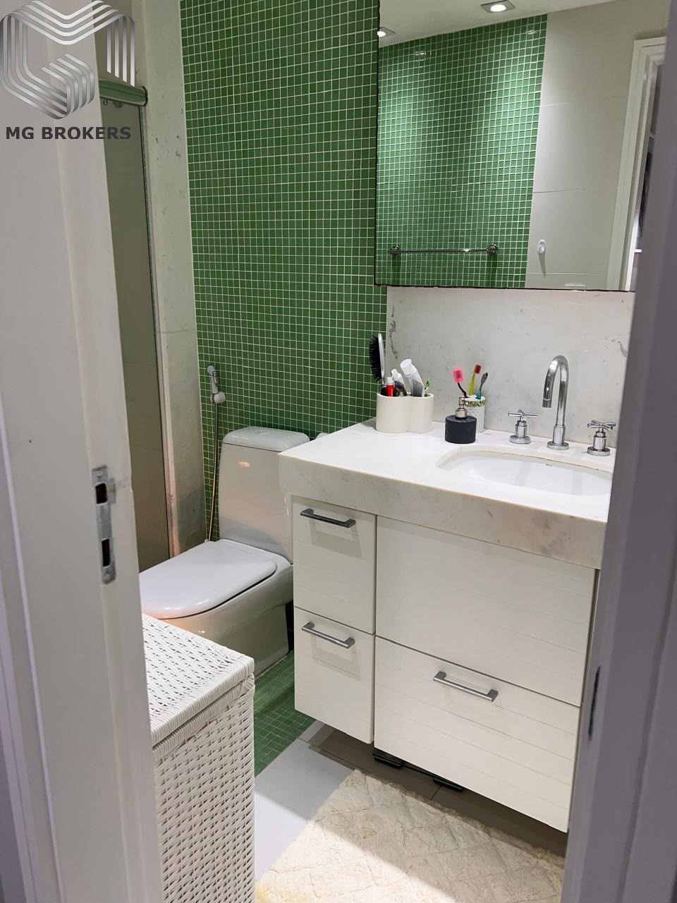 Conheça Foto 01 do imóvel - Apartamento à venda Avenida Prefeito Dulcídio Cardoso, Barra da Tijuca, Rio de Janeiro - R$ 765.000 - MGB0417 - 10 Foto 01 - 10
