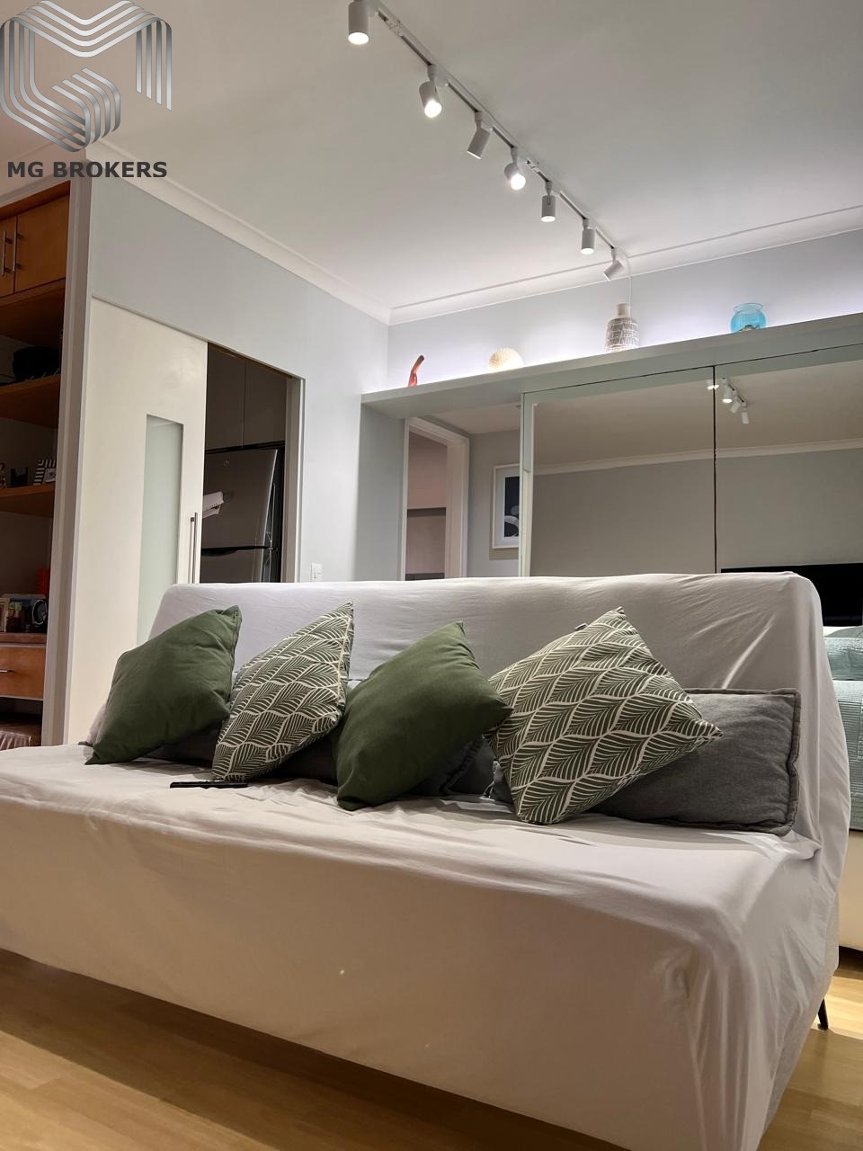 Conheça Foto 01 do imóvel - Apartamento à venda Avenida Prefeito Dulcídio Cardoso, Barra da Tijuca, Rio de Janeiro - R$ 765.000 - MGB0417 - 4 Foto 01 - 4