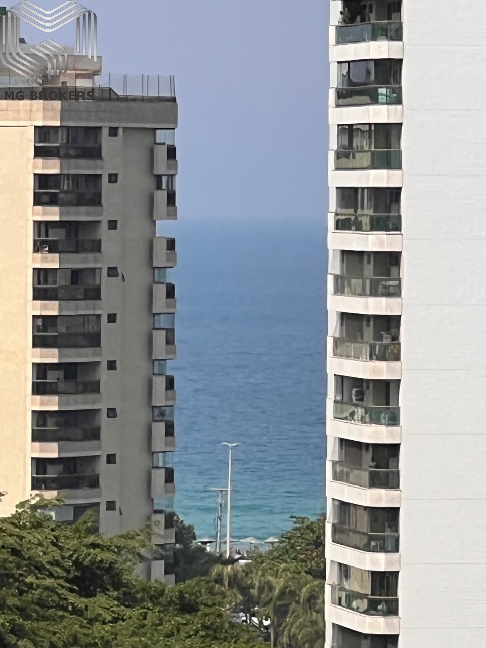 Conheça Foto 01 do imóvel - Apartamento à venda Avenida Prefeito Dulcídio Cardoso, Barra da Tijuca, Rio de Janeiro - R$ 765.000 - MGB0417 - 6 Foto 01 - 6