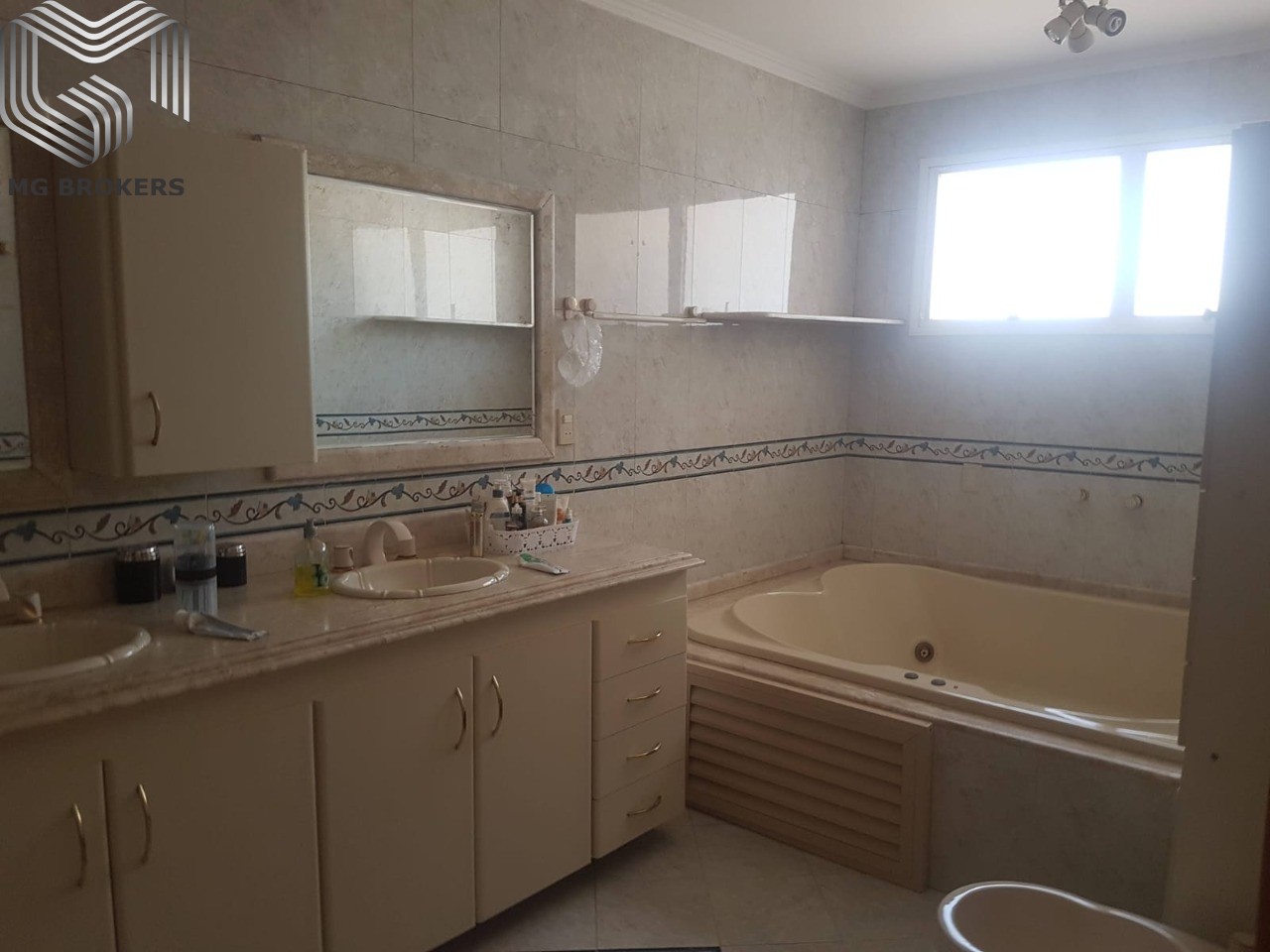 Conheça Foto 01 do imóvel - Casa em Condomínio à venda Rua Frei Jacinto Infantino, Barra da Tijuca, Rio de Janeiro - R$ 3.670.000 - MGB0434 - 17 Foto 01 - 17