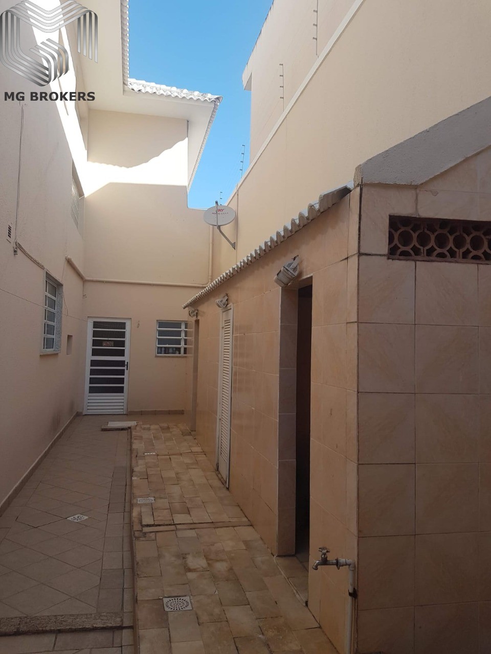 Conheça Foto 01 do imóvel - Casa em Condomínio à venda Rua Frei Jacinto Infantino, Barra da Tijuca, Rio de Janeiro - R$ 3.670.000 - MGB0434 - 25 Foto 01 - 25