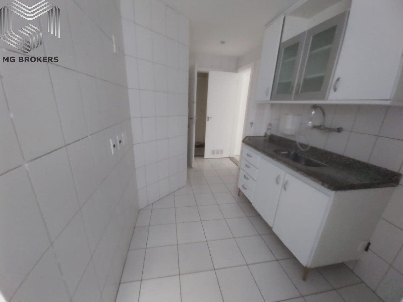 Conheça Foto 01 do imóvel - Apartamento à venda Rua Guilherme Baptista, Recreio dos Bandeirantes, Rio de Janeiro - R$ 550.000 - MGB0440 - 17 Foto 01 - 17