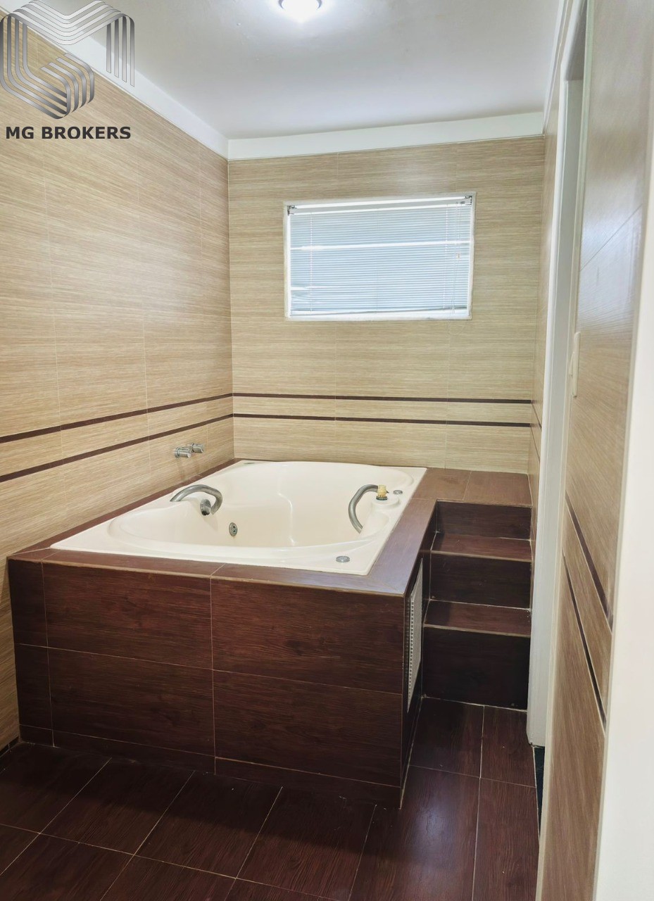 Conheça Foto 01 do imóvel - Casa em Condomínio à venda Rua Pio Borges de Castro, Barra da Tijuca, Rio de Janeiro - R$ 3.800.000 - MGB0459 - 18 Foto 01 - 18