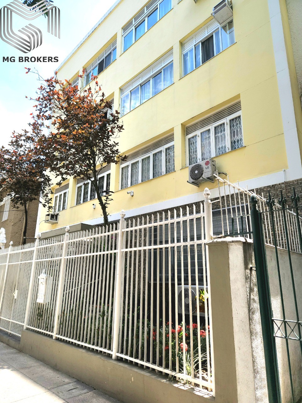 Conheça Foto 02 do imóvel - Apartamento à venda Rua Conde de Irajá, Botafogo, Rio de Janeiro - R$ 900.000 - MGB0462 - 2 Foto 02 - 2