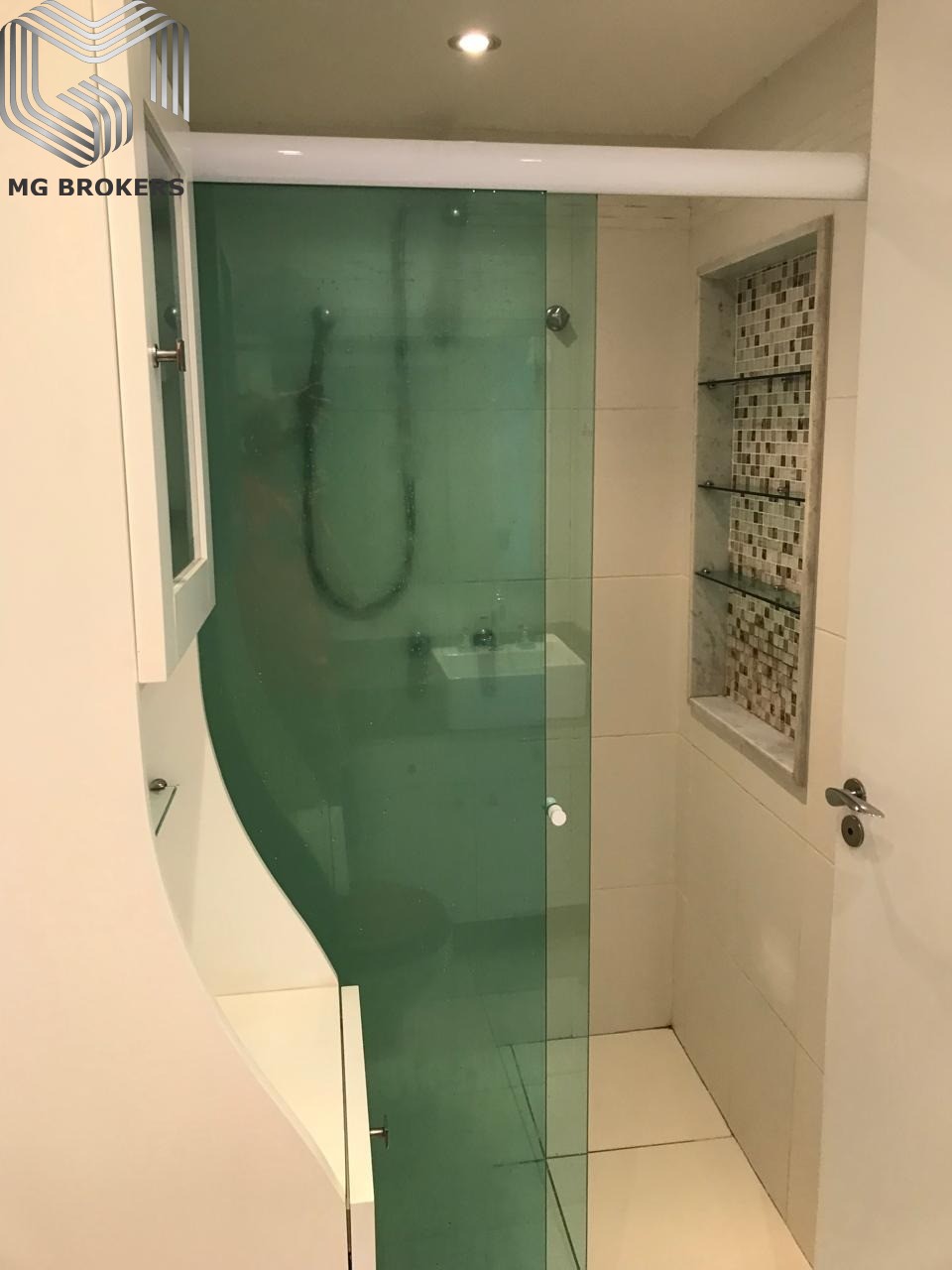 Conheça Foto 01 do imóvel - Apartamento à venda Avenida Embaixador Abelardo Bueno, Barra da Tijuca, Rio de Janeiro - R$ 1.030.000 - MGB0465 - 15 Foto 01 - 15