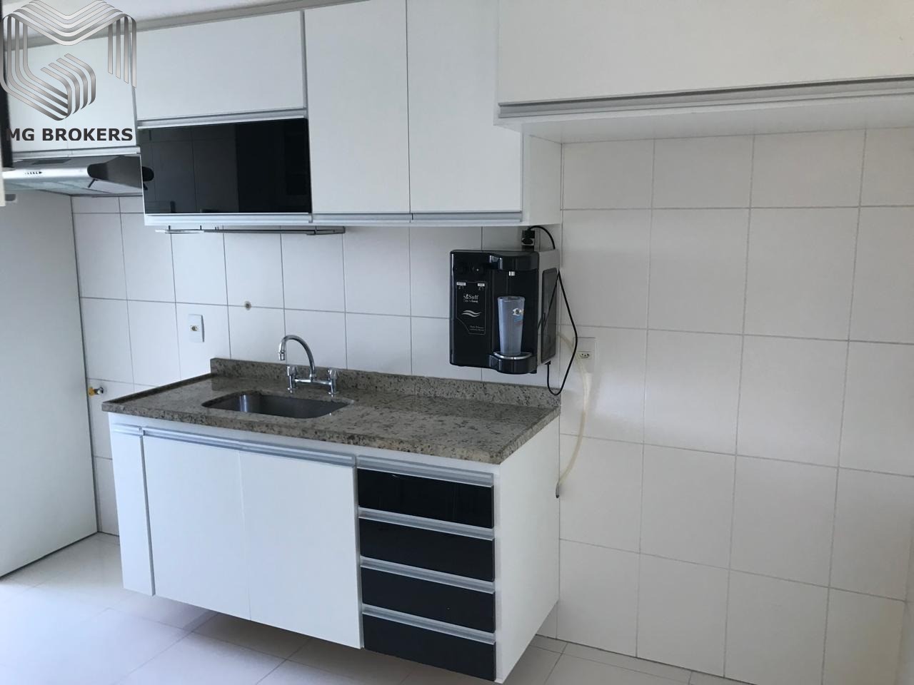 Conheça Foto 01 do imóvel - Apartamento à venda Avenida Embaixador Abelardo Bueno, Barra da Tijuca, Rio de Janeiro - R$ 1.030.000 - MGB0465 - 16 Foto 01 - 16