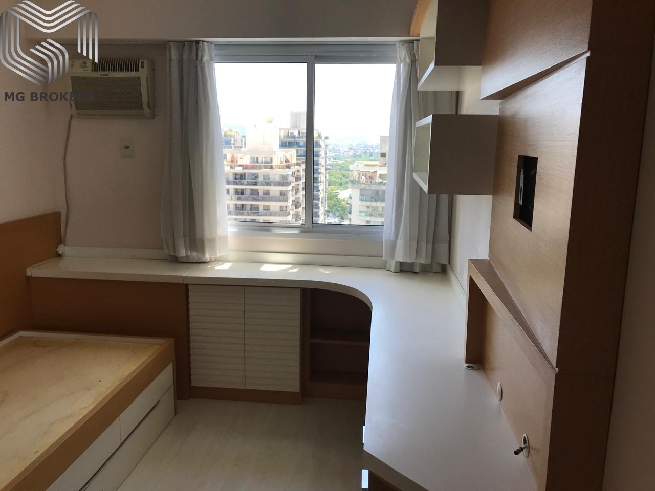 Conheça Foto 01 do imóvel - Apartamento à venda Avenida Embaixador Abelardo Bueno, Barra da Tijuca, Rio de Janeiro - R$ 1.030.000 - MGB0465 - 6 Foto 01 - 6