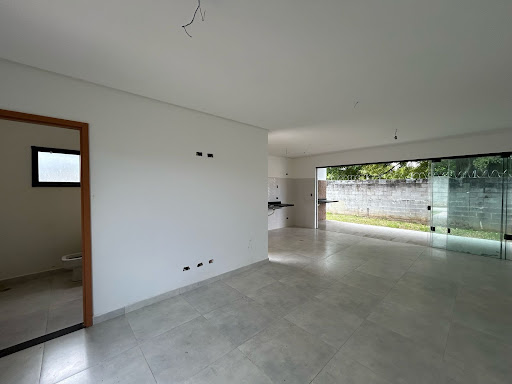 casaemcondominiofechadoemubat - 12