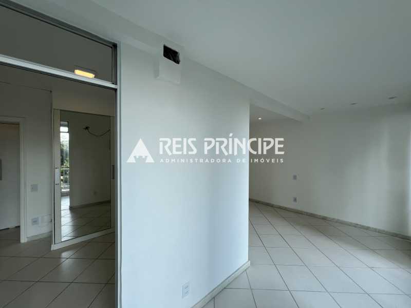 Conheça IMG_4483 do imóvel - EXCELENTE APARTAMENTO 2 QUARTOS, SENDO 1 SUÍTE PARA ALUGAR NA BARRA DA TIJUCA | PARQUE DAS ROSAS - AP1983 - 12 IMG_4483 - 12