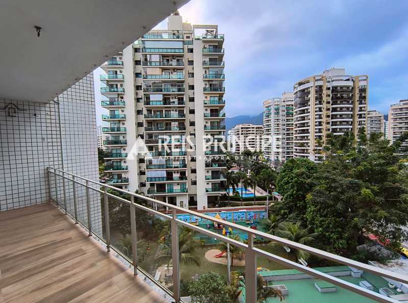 Conheça WhatsApp Image 2024-10-22 at 1 do imóvel - EXCELENTE APARTAMENTO 2 QUARTOS PARA ALUGAR NA BARRA DA TIJUCA | JÓIA DA BARRA - AP3017 - 1 WhatsApp Image 2024-10-22 at 1 - 1