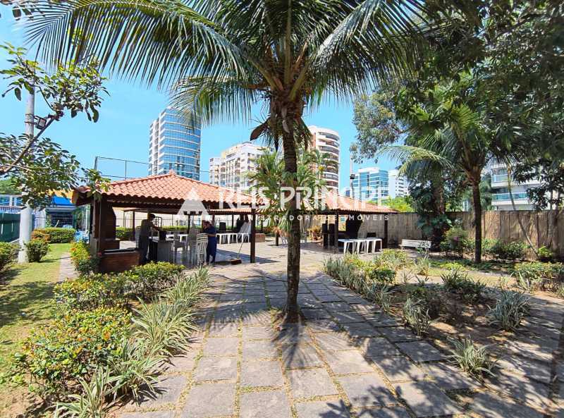 Conheça WhatsApp Image 2024-10-22 at 1 do imóvel - EXCELENTE APARTAMENTO 2 QUARTOS PARA ALUGAR NA BARRA DA TIJUCA | JÓIA DA BARRA - AP3017 - 15 WhatsApp Image 2024-10-22 at 1 - 15