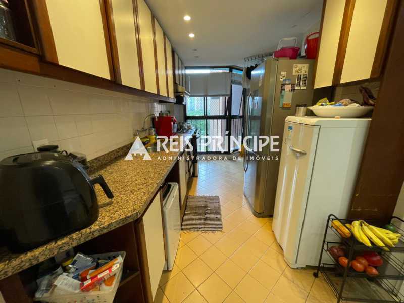 Conheça WhatsApp Image 2025-06-11 at 1 do imóvel - EXCELENTE APARTAMENTO 3 QUARTOS NA BARRA DA TIJUCA - AP3148 - 8 WhatsApp Image 2025-06-11 at 1 - 8