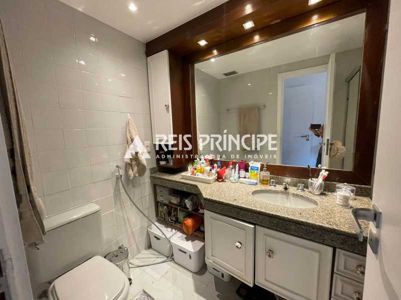 Conheça WhatsApp Image 2025-06-11 at 1 do imóvel - EXCELENTE APARTAMENTO 3 QUARTOS NA BARRA DA TIJUCA - AP3148 - 14 WhatsApp Image 2025-06-11 at 1 - 14