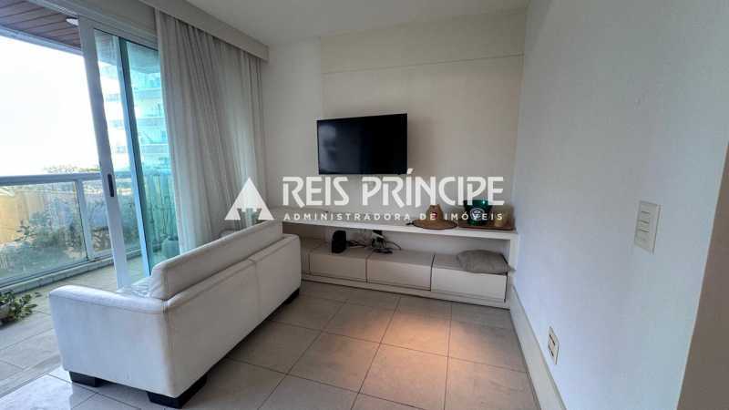 WhatsApp Image 2025-10-04 at 1 - 4