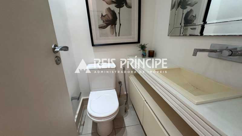 WhatsApp Image 2025-10-04 at 1 - 7