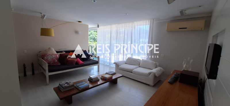 WhatsApp Image 2025-10-13 at 1 - 18