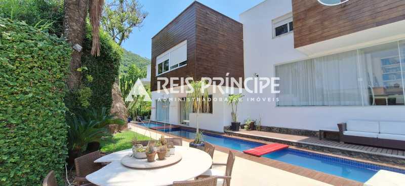 WhatsApp Image 2025-10-13 at 1 - 3