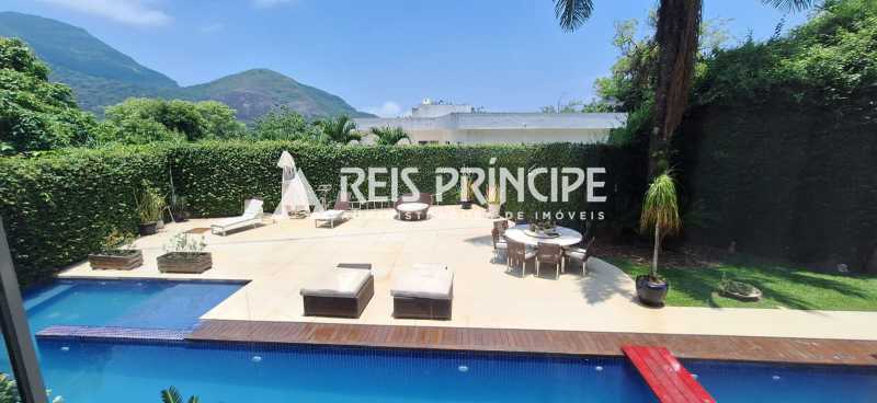 WhatsApp Image 2025-10-13 at 1 - 4