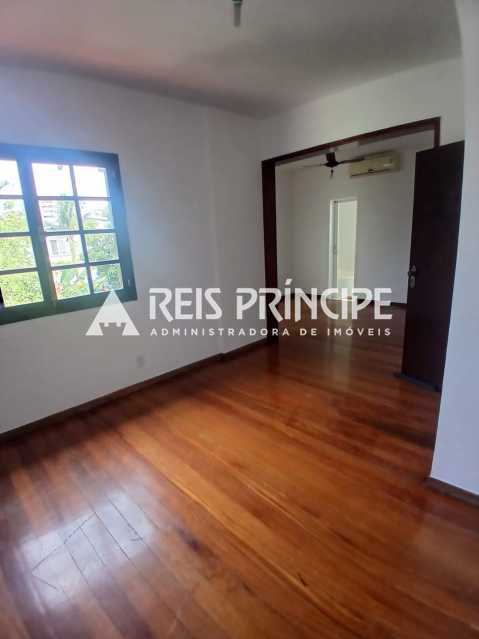 Conheça WhatsApp Image 2025-12-17 at 1 do imóvel - OTIMA CASA DUPLEX 5 QUARTOS, SENDO 2 SUÍTES PARA ALUGAR NA BARRA DA TIJUCA - CA0682 - 7 WhatsApp Image 2025-12-17 at 1 - 7