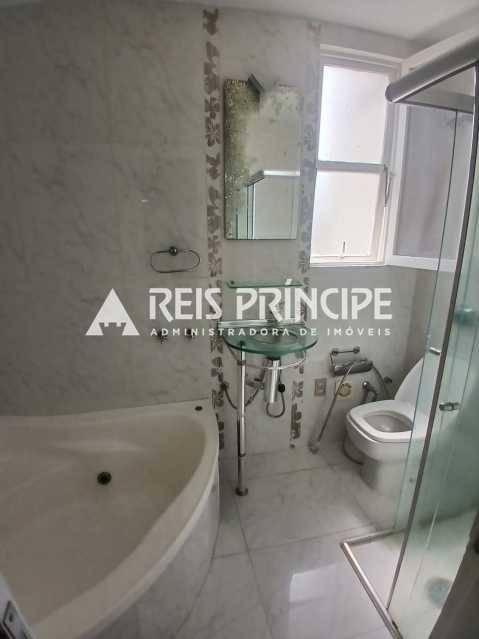 Conheça WhatsApp Image 2025-12-17 at 1 do imóvel - OTIMA CASA DUPLEX 5 QUARTOS, SENDO 2 SUÍTES PARA ALUGAR NA BARRA DA TIJUCA - CA0682 - 8 WhatsApp Image 2025-12-17 at 1 - 8