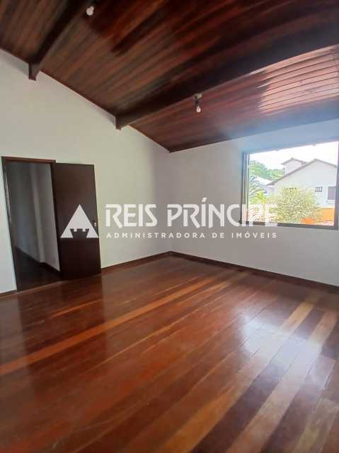 Conheça WhatsApp Image 2025-12-17 at 1 do imóvel - OTIMA CASA DUPLEX 5 QUARTOS, SENDO 2 SUÍTES PARA ALUGAR NA BARRA DA TIJUCA - CA0682 - 9 WhatsApp Image 2025-12-17 at 1 - 9