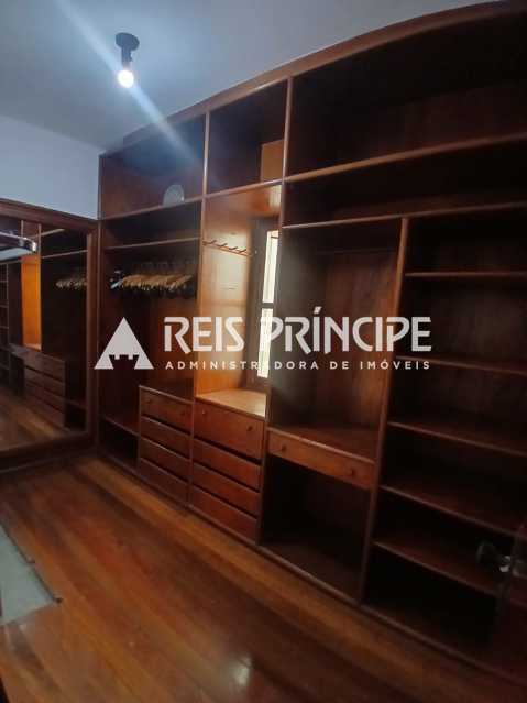 Conheça WhatsApp Image 2025-12-17 at 1 do imóvel - OTIMA CASA DUPLEX 5 QUARTOS, SENDO 2 SUÍTES PARA ALUGAR NA BARRA DA TIJUCA - CA0682 - 10 WhatsApp Image 2025-12-17 at 1 - 10