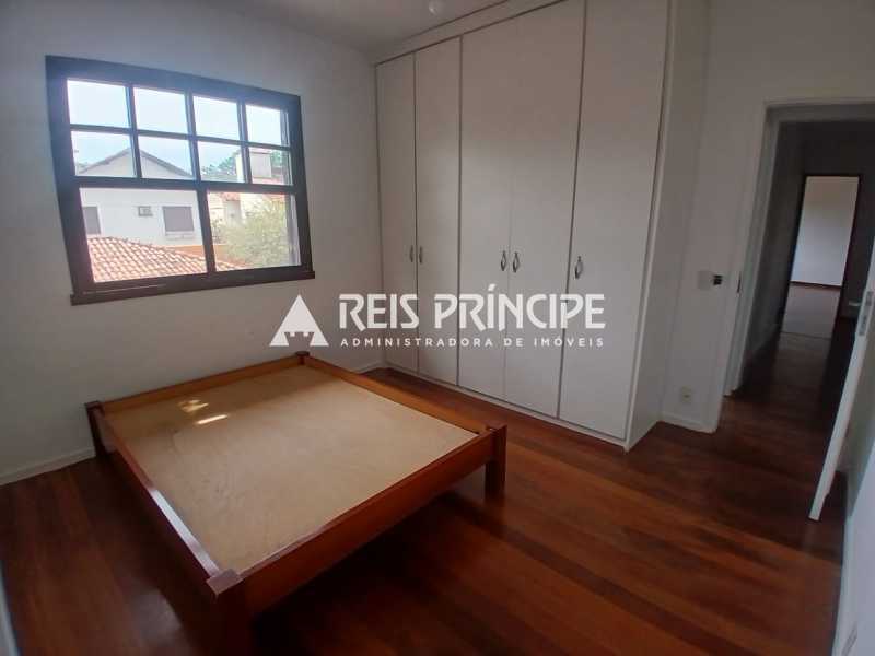 Conheça WhatsApp Image 2025-12-17 at 1 do imóvel - OTIMA CASA DUPLEX 5 QUARTOS, SENDO 2 SUÍTES PARA ALUGAR NA BARRA DA TIJUCA - CA0682 - 12 WhatsApp Image 2025-12-17 at 1 - 12