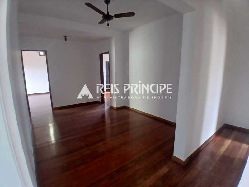 Conheça WhatsApp Image 2025-12-17 at 1 do imóvel - OTIMA CASA DUPLEX 5 QUARTOS, SENDO 2 SUÍTES PARA ALUGAR NA BARRA DA TIJUCA - CA0682 - 15 WhatsApp Image 2025-12-17 at 1 - 15