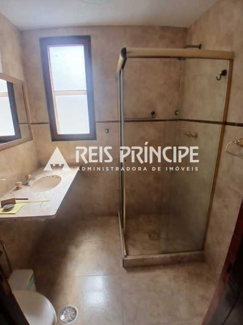 Conheça WhatsApp Image 2025-12-17 at 1 do imóvel - OTIMA CASA DUPLEX 5 QUARTOS, SENDO 2 SUÍTES PARA ALUGAR NA BARRA DA TIJUCA - CA0682 - 16 WhatsApp Image 2025-12-17 at 1 - 16