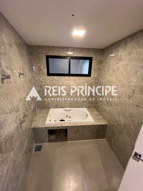 Conheça WhatsApp Image 2026-08-03 at 1 do imóvel - EXCELENTE CASA TRIPLEX COM 3 SUÍTES PARA VENDA EM VARGEM PEQUENA - CA0752 - 19 WhatsApp Image 2026-08-03 at 1 - 19