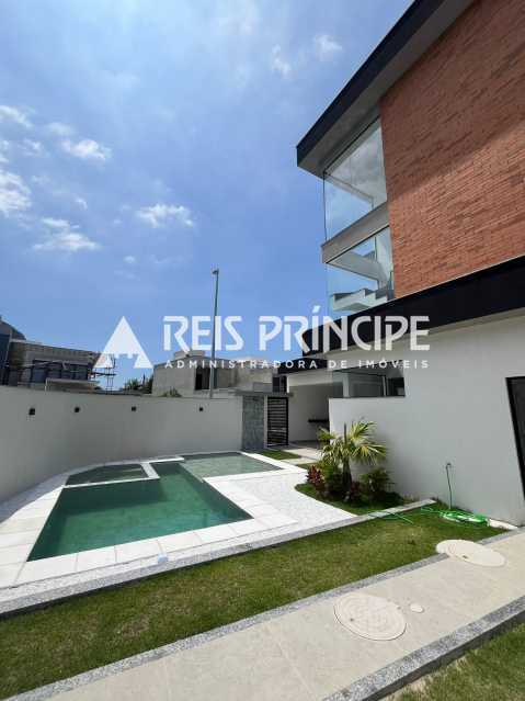 Conheça WhatsApp Image 2026-08-03 at 1 do imóvel - EXCELENTE CASA TRIPLEX COM 3 SUÍTES PARA VENDA EM VARGEM PEQUENA - CA0752 - 9 WhatsApp Image 2026-08-03 at 1 - 9