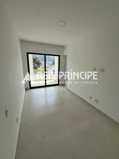 Conheça WhatsApp Image 2026-08-03 at 1 do imóvel - EXCELENTE CASA TRIPLEX COM 3 SUÍTES PARA VENDA EM VARGEM PEQUENA - CA0752 - 23 WhatsApp Image 2026-08-03 at 1 - 23