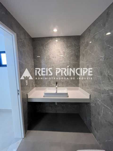 Conheça WhatsApp Image 2026-08-03 at 1 do imóvel - EXCELENTE CASA TRIPLEX COM 3 SUÍTES PARA VENDA EM VARGEM PEQUENA - CA0752 - 24 WhatsApp Image 2026-08-03 at 1 - 24