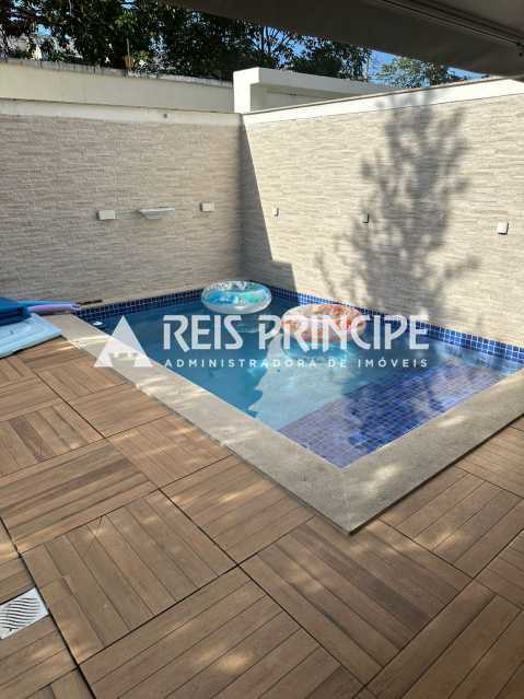 Conheça WhatsApp Image 2026-09-01 at 1 do imóvel - ÓTIMA CASA TRIPLEX 4 QUARTOS, SENDO 3 SUÍTES PARA VENDA NO RECREIO DOS BANDEIRANTES - CA0758 - 2 WhatsApp Image 2026-09-01 at 1 - 2