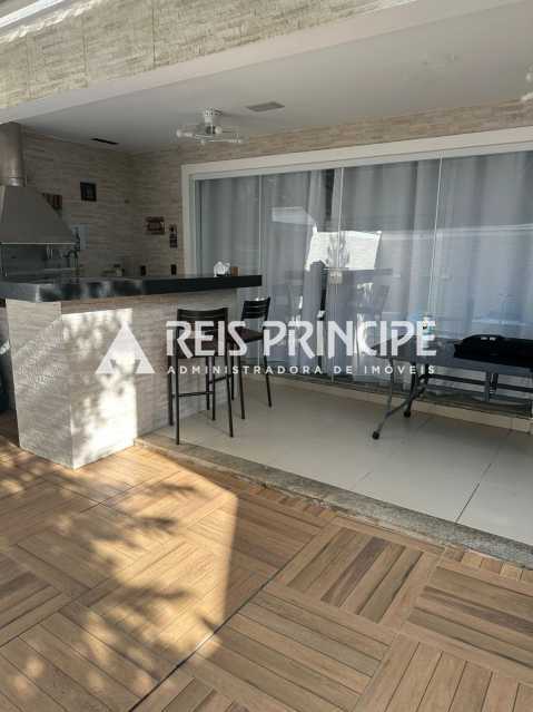 Conheça WhatsApp Image 2026-09-01 at 1 do imóvel - ÓTIMA CASA TRIPLEX 4 QUARTOS, SENDO 3 SUÍTES PARA VENDA NO RECREIO DOS BANDEIRANTES - CA0758 - 3 WhatsApp Image 2026-09-01 at 1 - 3
