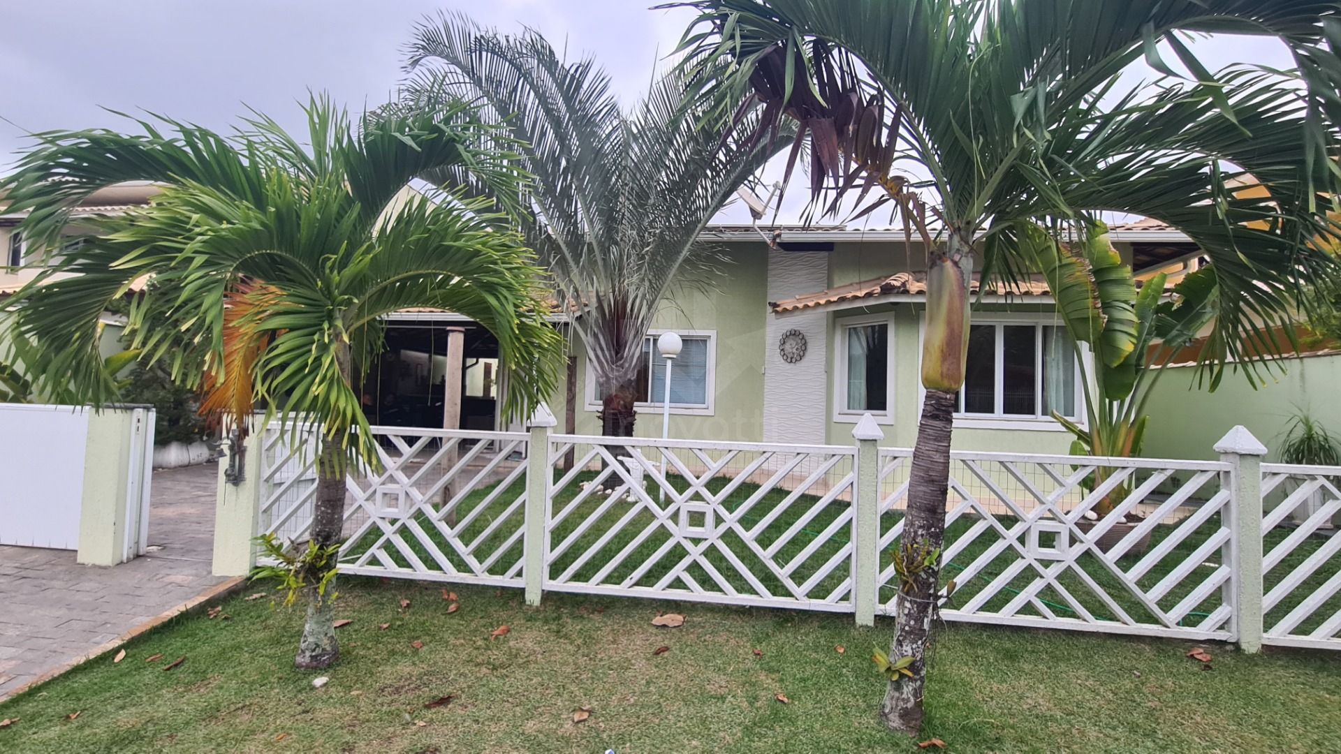 Fachada com jardinagem - 1