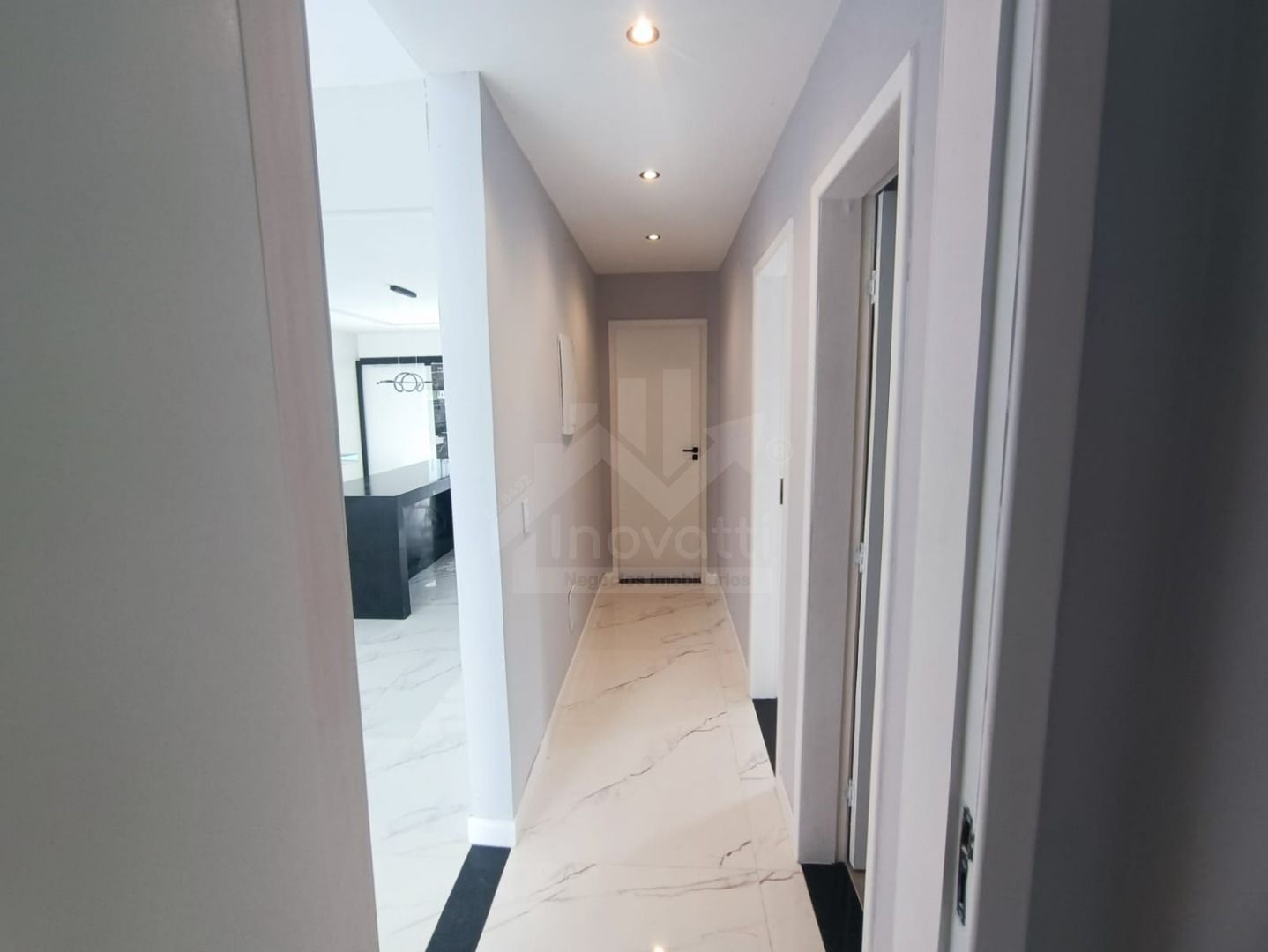 Conheça corredor acesso quartos e ban do imóvel - Casa em Condomínio 3 quartos à venda Cajueiros (Itaipuaçu), Maricá - R$ 1.100.000 - CA1035 - 12 corredor acesso quartos e ban - 12
