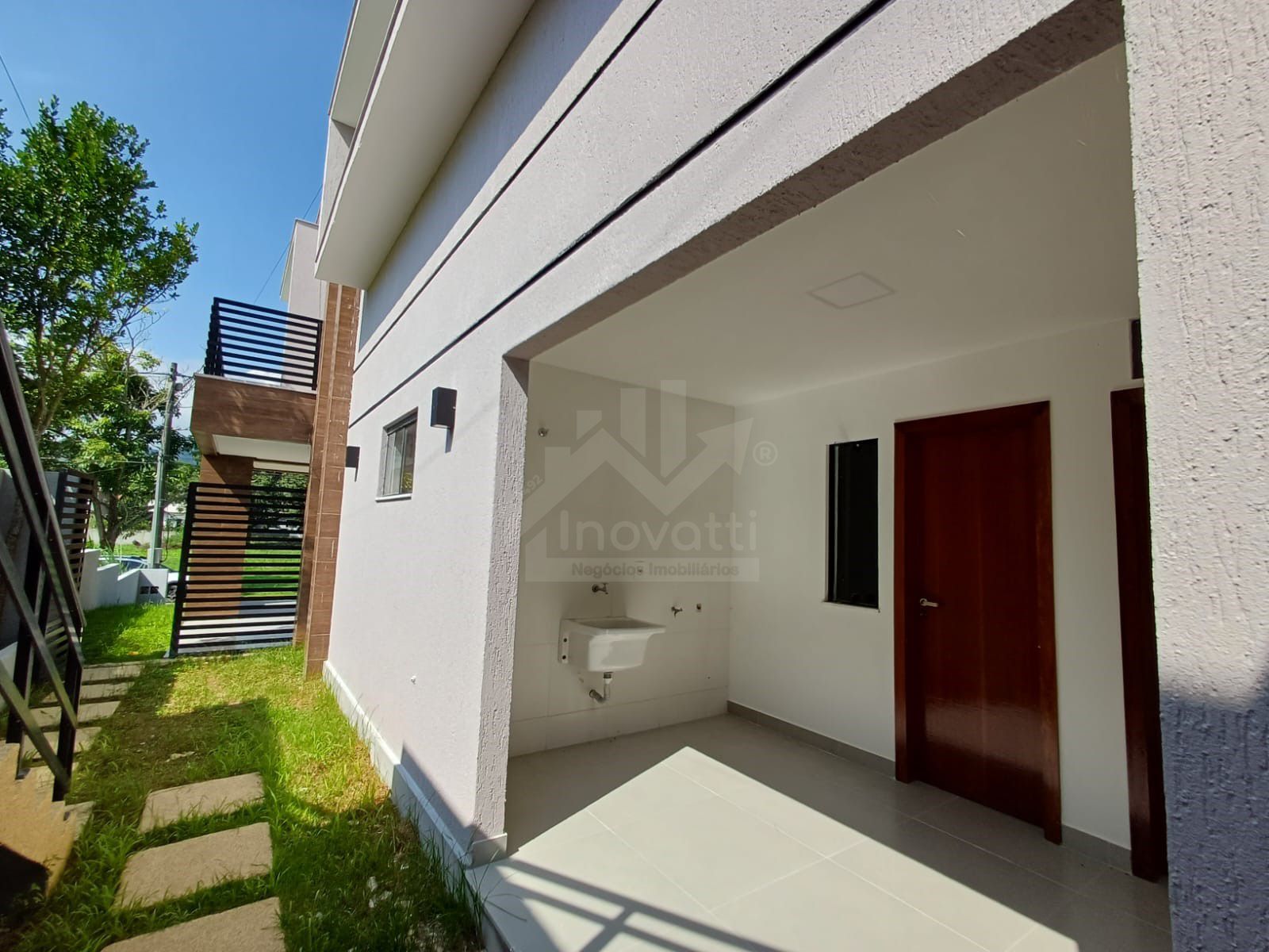 Conheça lateral area de serviço 1 do imóvel - Casa em Condomínio 4 quartos à venda Ubatiba, Maricá - R$ 1.500.000 - CA1244 - 31 lateral area de serviço 1 - 31